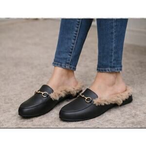 M. MSRP $80 NWB COZY ELEGANCE Minorsu Gold Buckle Faux Fur Slides ♡Size 9.5♡